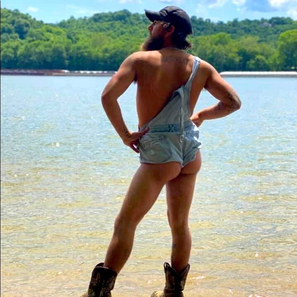 Meet your Posher, Jeremy - Picture 1 of 2